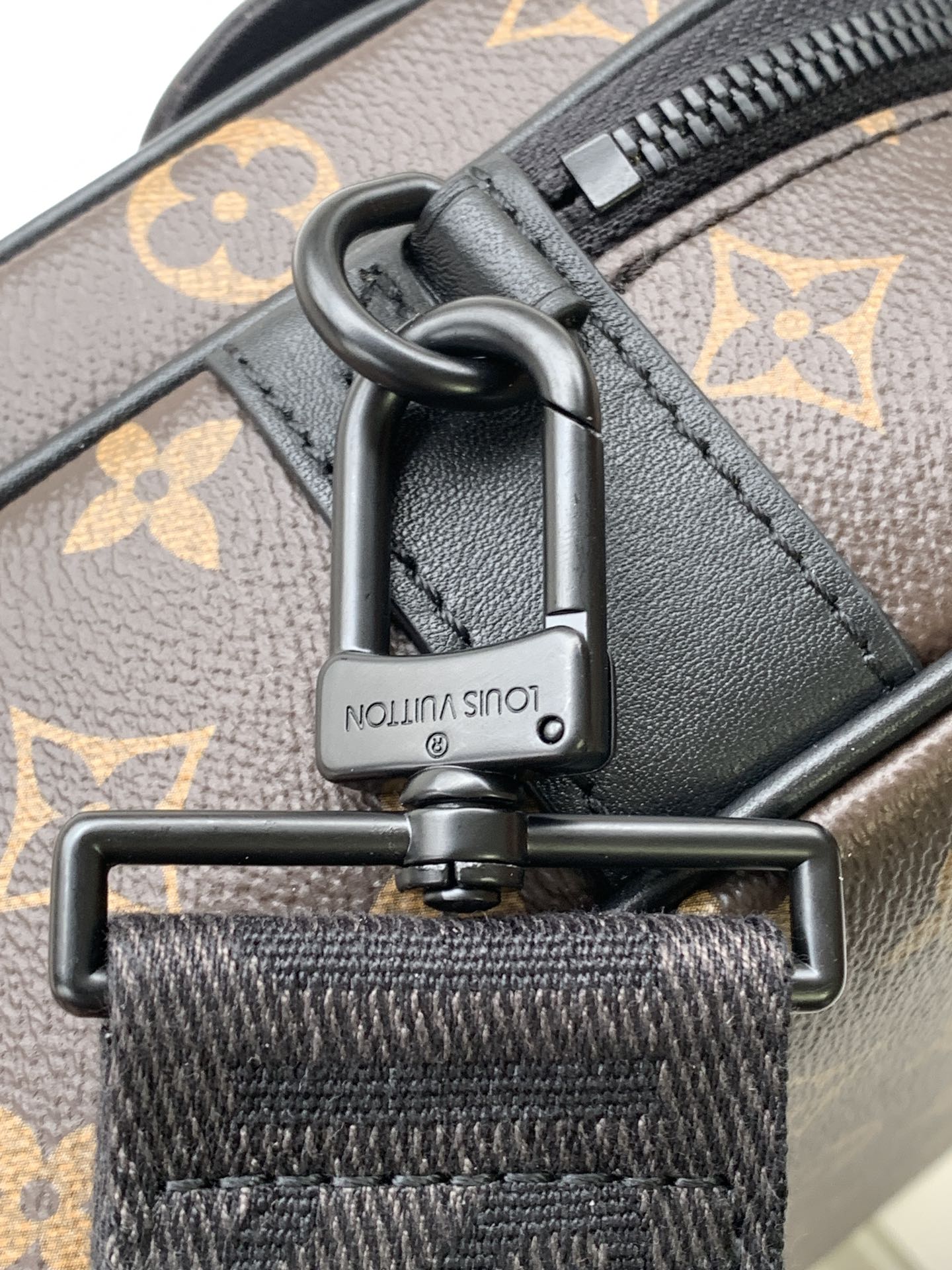 LV 26S S LOCK CROSSBODY BAG 22 IN BROWN EMBOSSED TAURILLON LEATHER