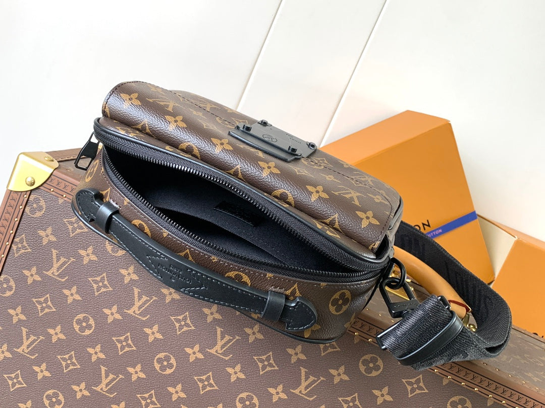 LV 26S S LOCK CROSSBODY BAG 22 IN BROWN EMBOSSED TAURILLON LEATHER
