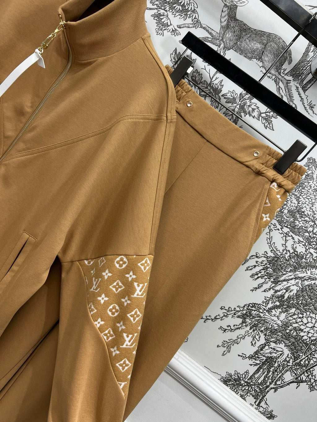 LV 25S ZIPPER JACKET WITH STANDING COLLAR 263107