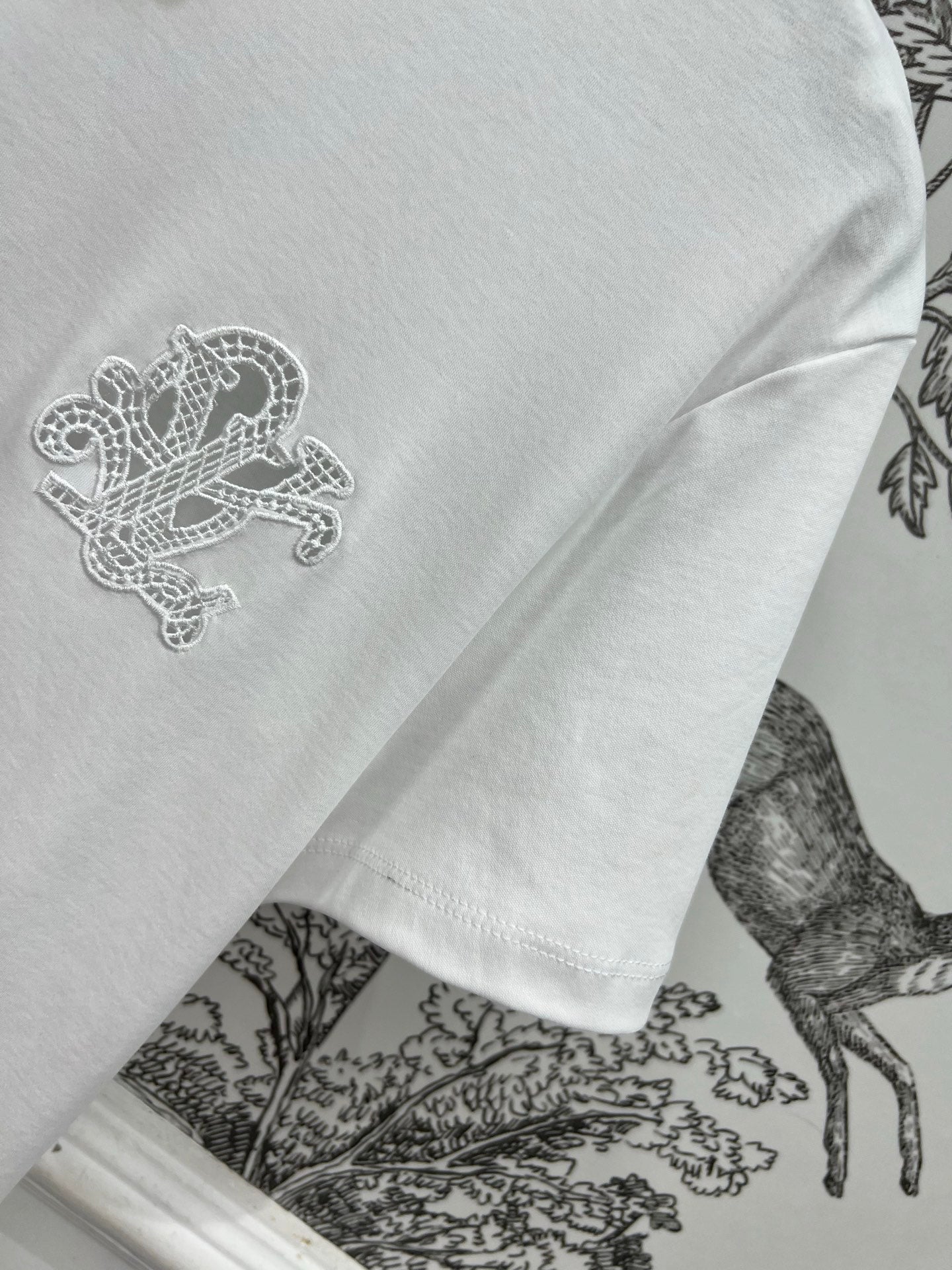 LV 25S SHORT SLEEVE T-SHIRT WITH EMBROIDERED LOGO 263036