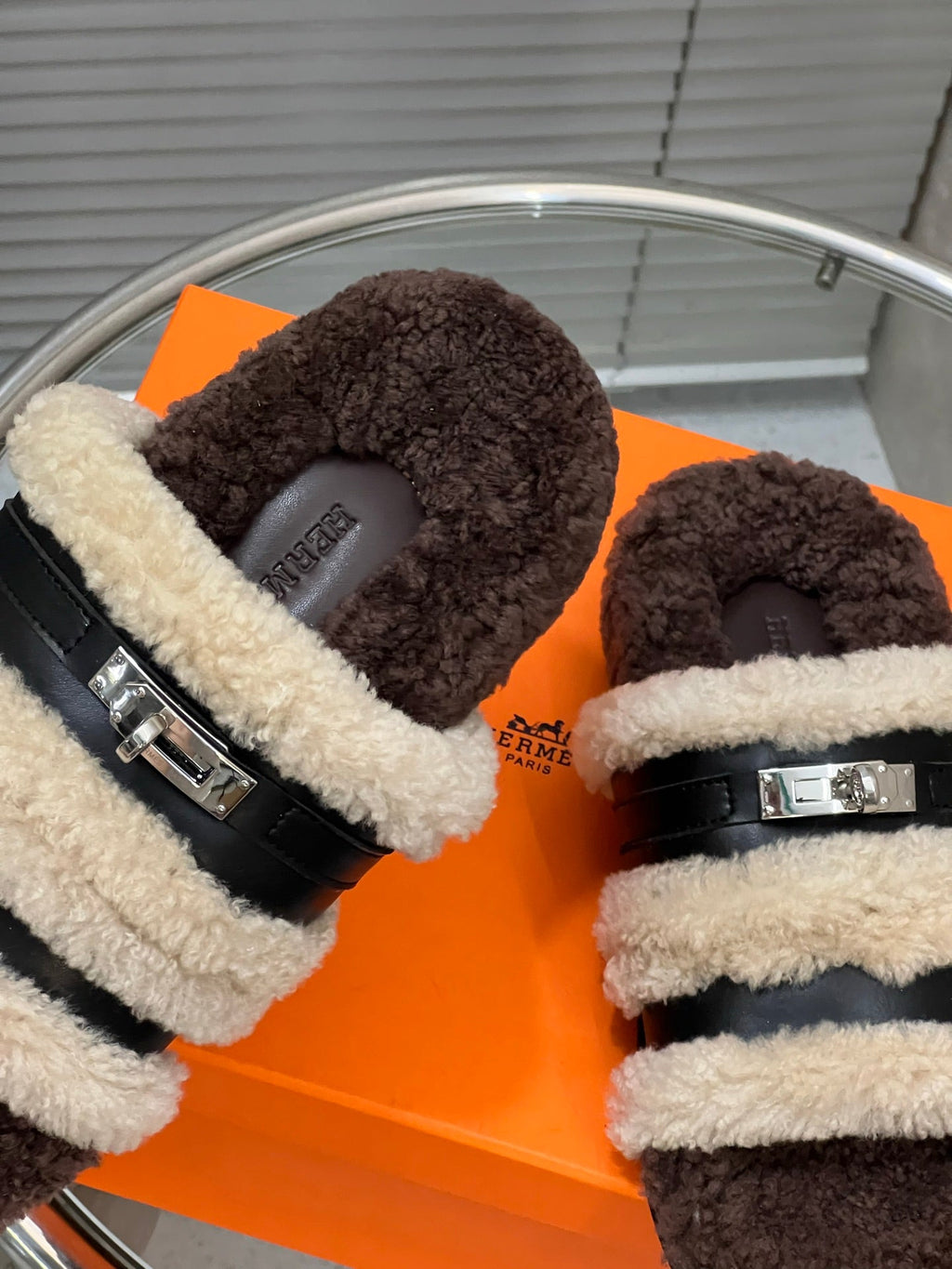 HM 25S SANDAL IN BEIGE WOOL AND BLACK LAMBSKIN WITH SILVER HARDWARE