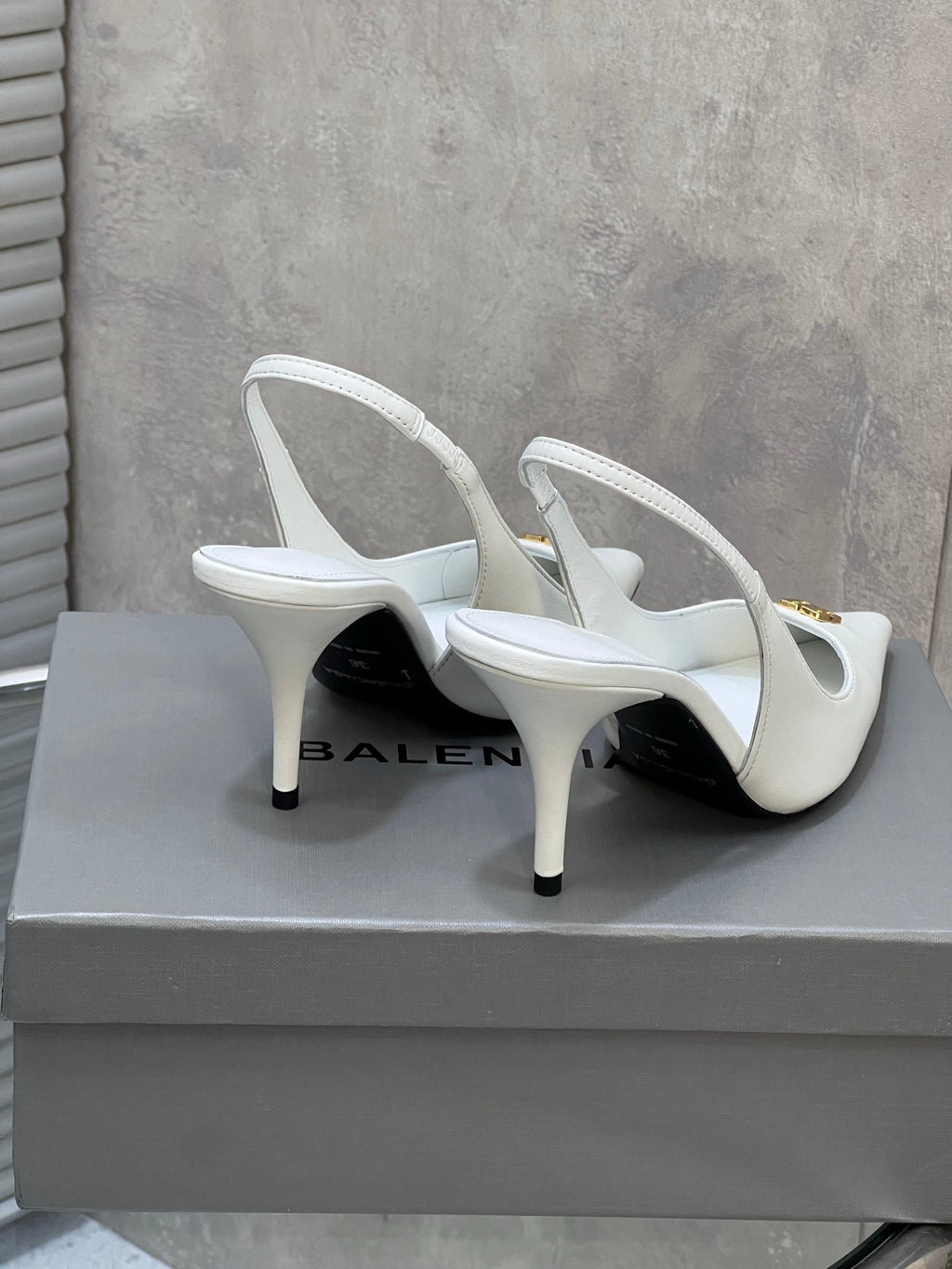 BALENCIAGA 25S HIGH-HEEL SLINGBACK 85 MM IN WHITE COW LEATHER WITH GOLD HARDWARE