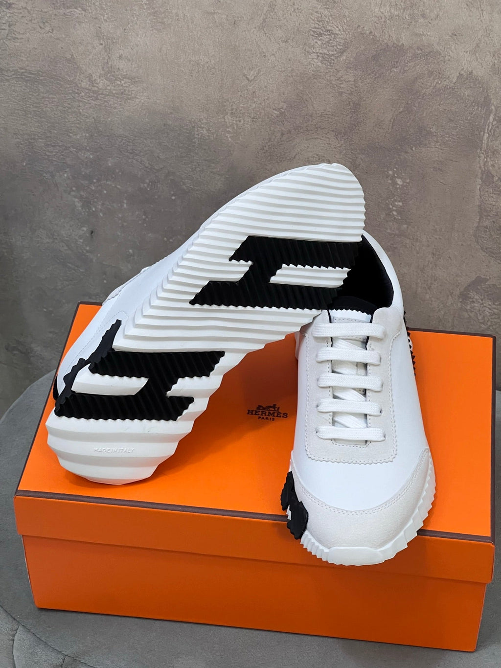 HM SNEAKERS WHITE AND GREY MESH AND H DETAIL SOLE