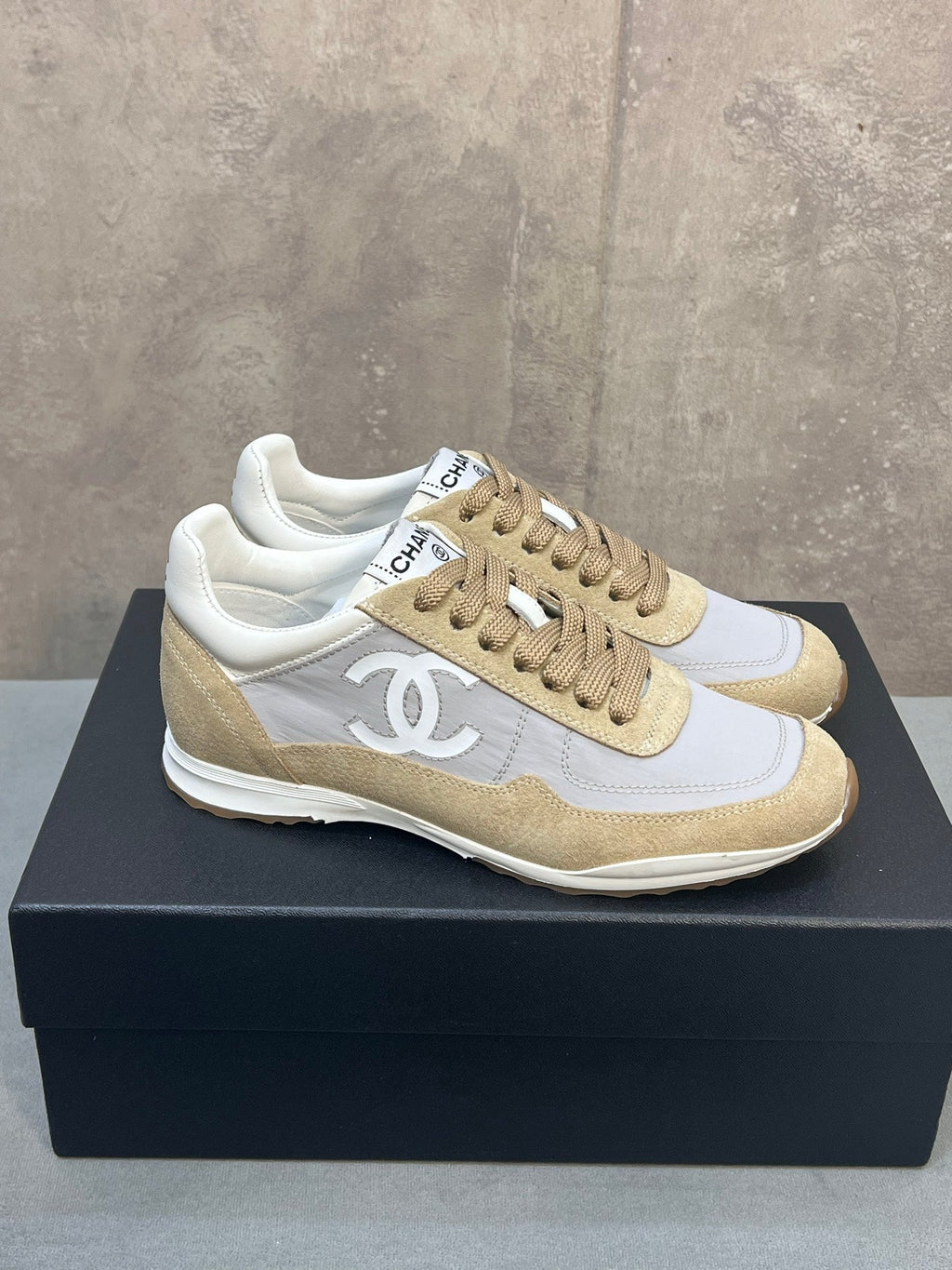 CHANEL 26S RUNNING SNEAKERS IN BEIGE AND GREY MATERIAL CC LOGO