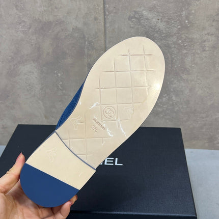 CHANEL 26S MULE LOAFERS IN BLUE DENIM WITH QUILTED FLAP & CHAIN CC LOGO