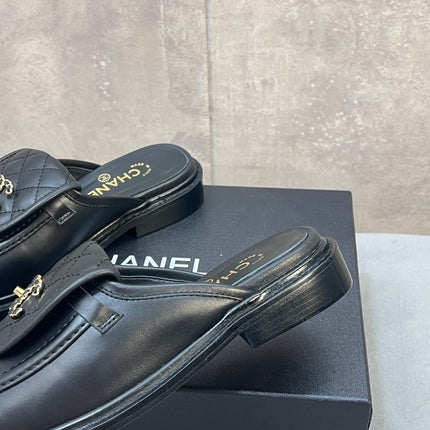 CHANEL 26S MULE LOAFERS IN BLACK QUILTED CALFSKIN WITH CC LOGO