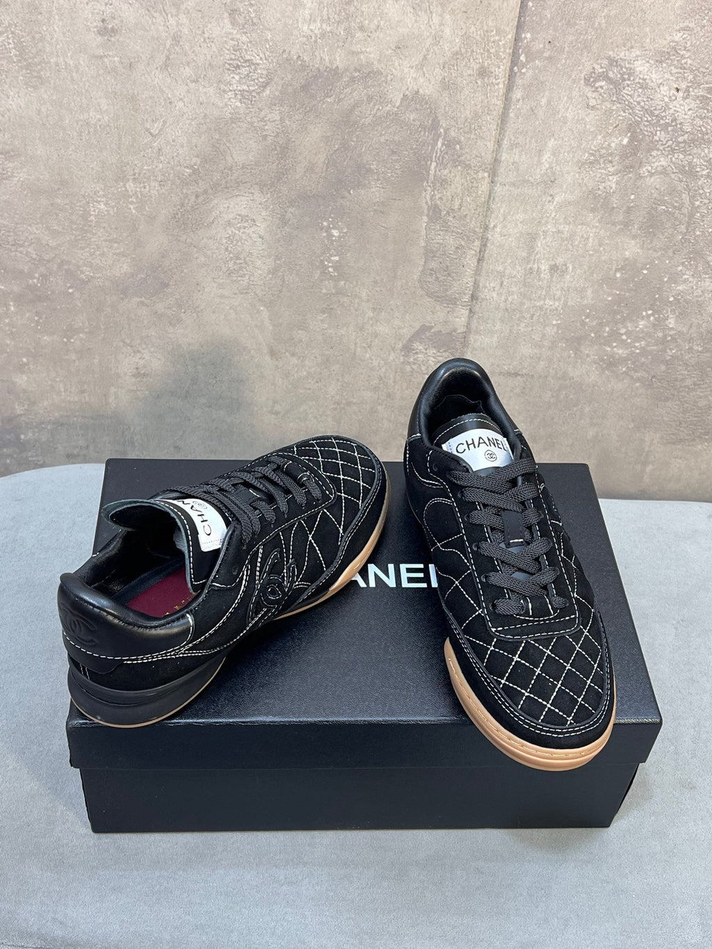 CHANEL 26S SNEAKERS IN BLACK SUEDE QUILTED CC LOGO