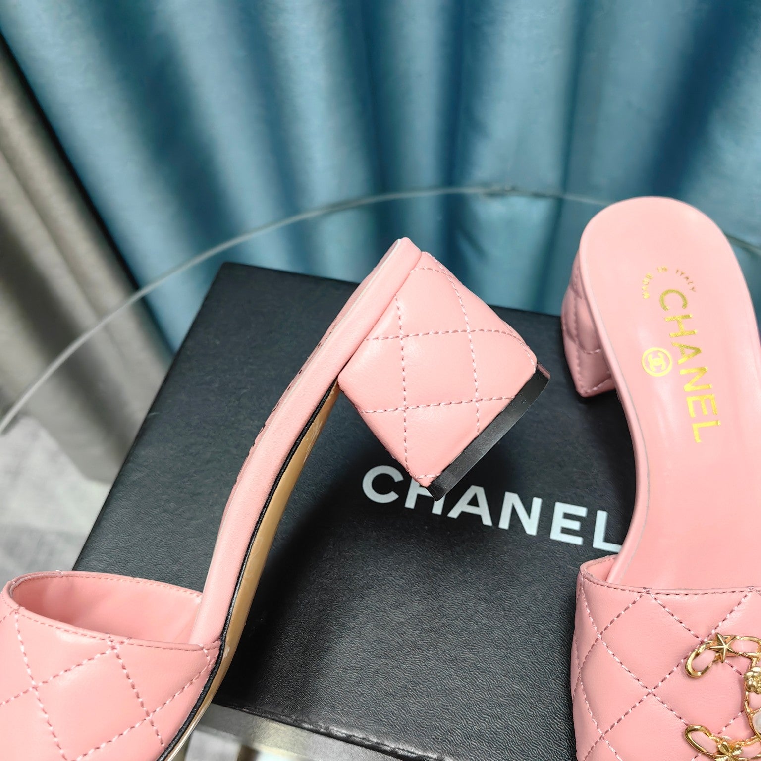 MULE SLIDE SANDAL IN LIGHT PINK LAMBSKIN