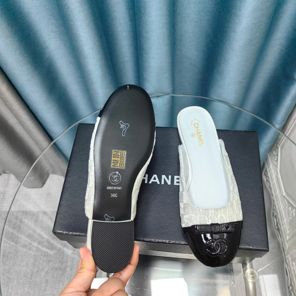 MULE IN WHITE SATIN MIX BLACK LAMBSKIN