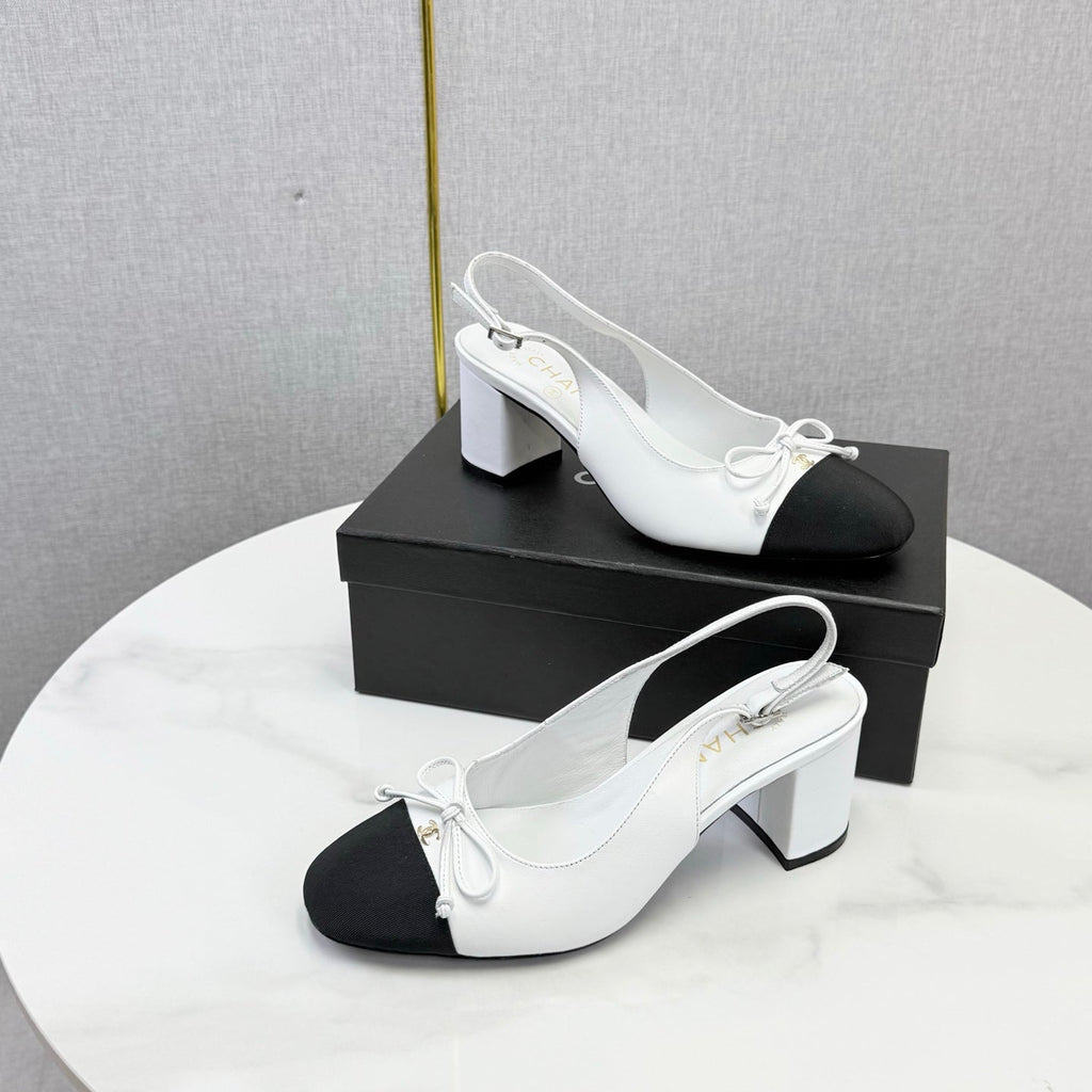 CHANEL 26S SLINGBACK HEELS 45 MM IN WHITE LAMBSKIN AND BLACK FABRIC