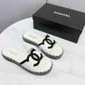 CHANEL 26S PLATFORM SLIDES IN WHITE LAMBSKIN WITH CC LOGO
