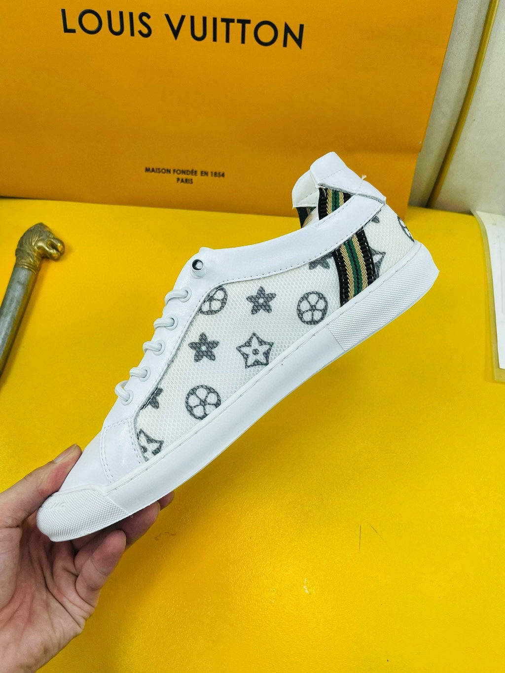 LV SNEAKER WHITE MONOGRAM JACQUARD AND CALFSKIN