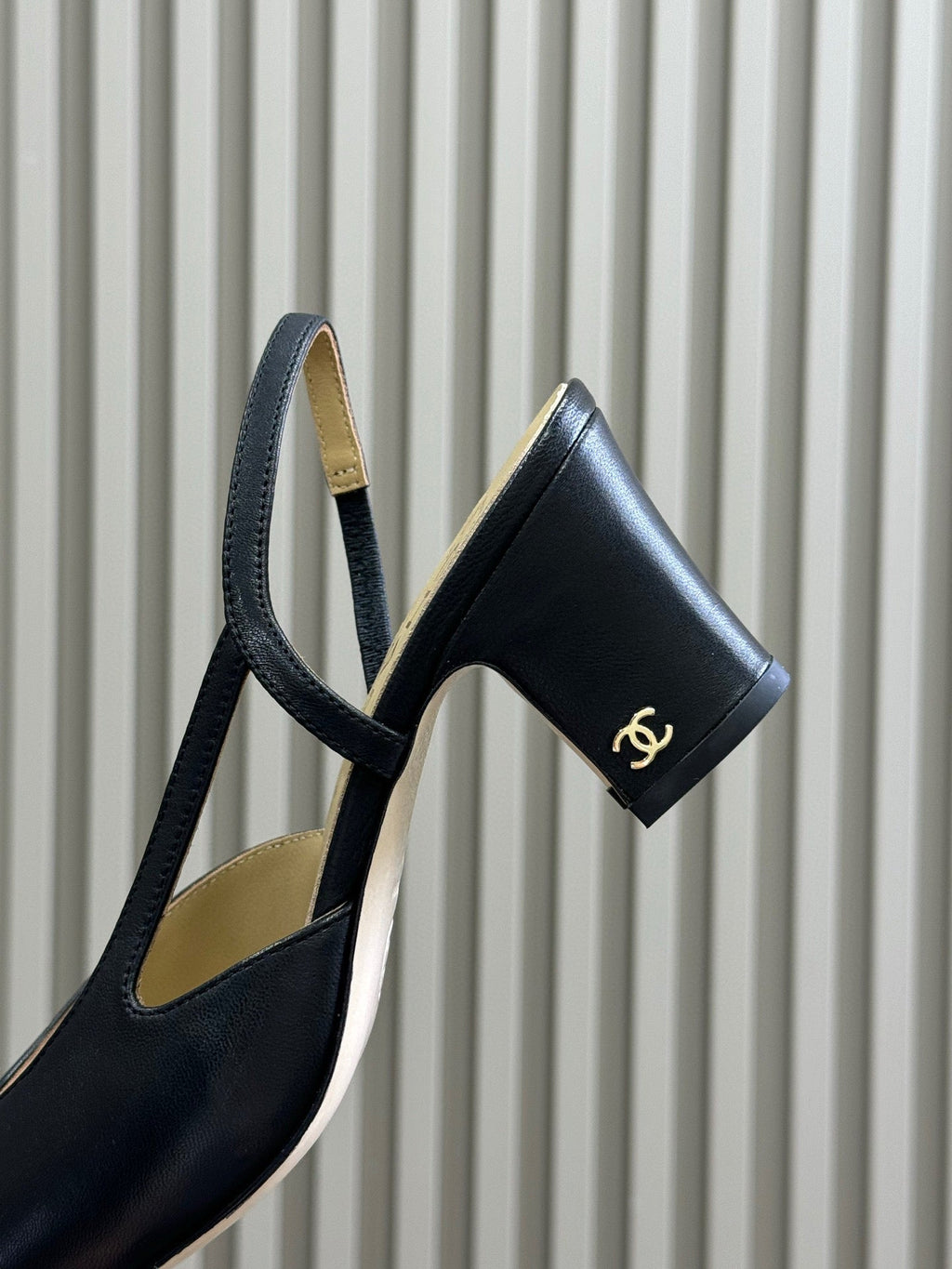 CC SLINGBACK 25S IN BLACK MIX GOLD LAMBSKIN