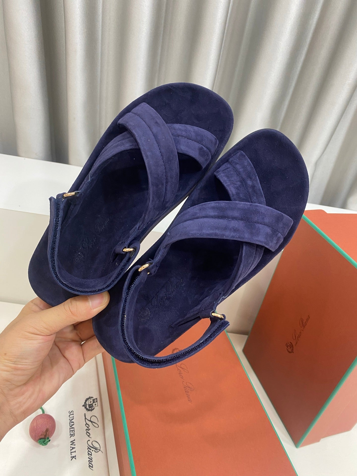LP 26S CROSS-STRAP SANDALS IN NAVY BLUE SUEDE