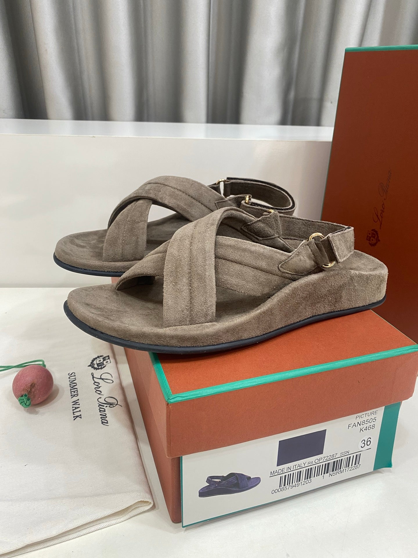 LP 26S CROSS-STRAP SANDALS IN GRAY BROWN SUEDE