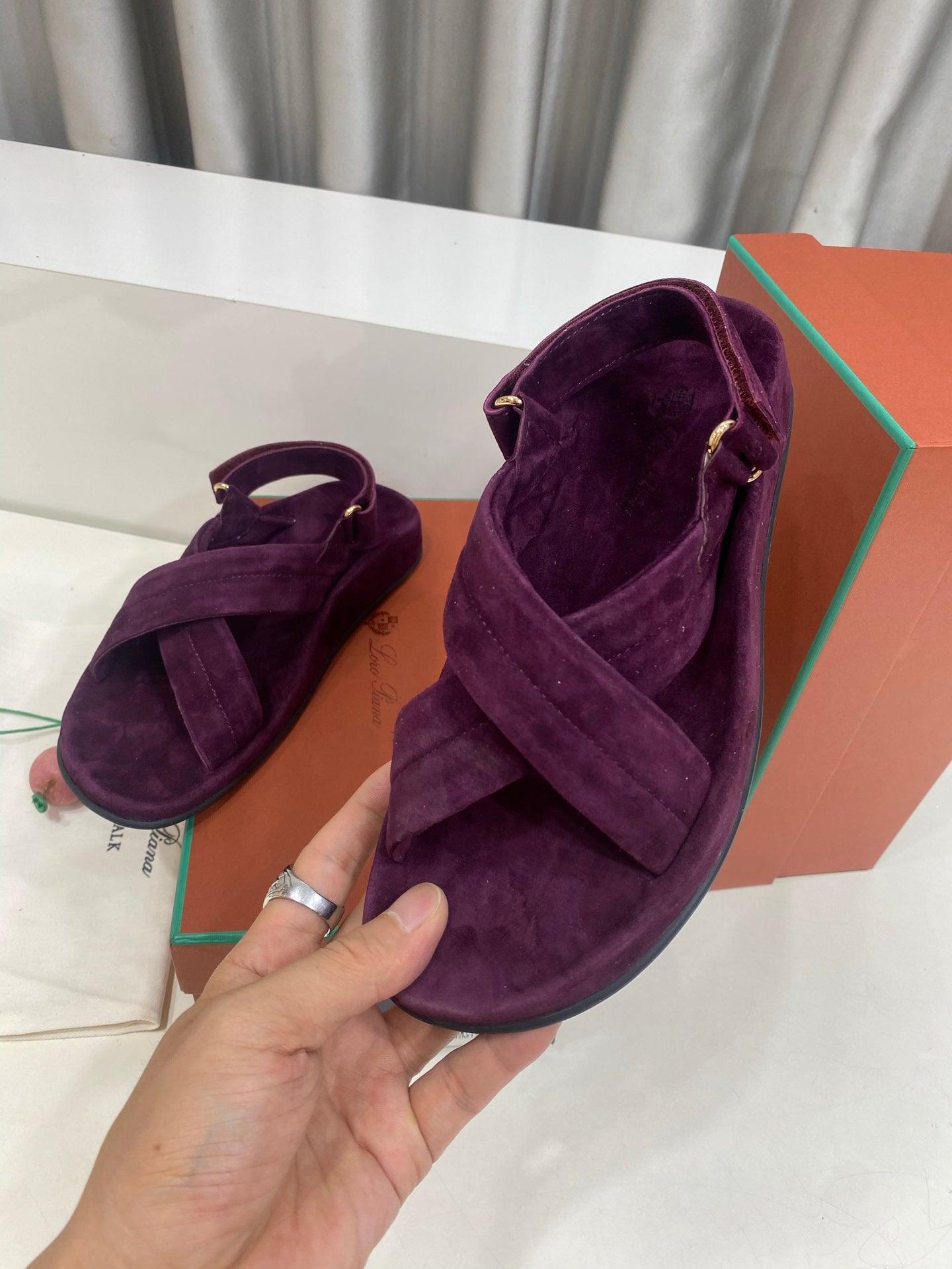 LP 26S CROSS-STRAP SANDALS IN DARK PURPLE SUEDE