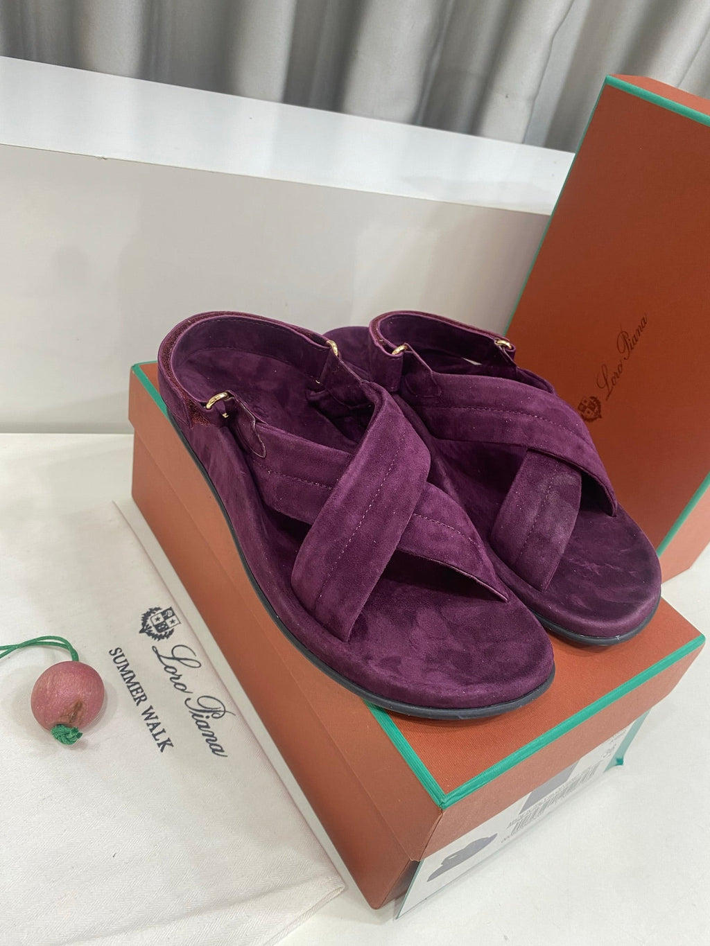 LP 26S CROSS-STRAP SANDALS IN DARK PURPLE SUEDE
