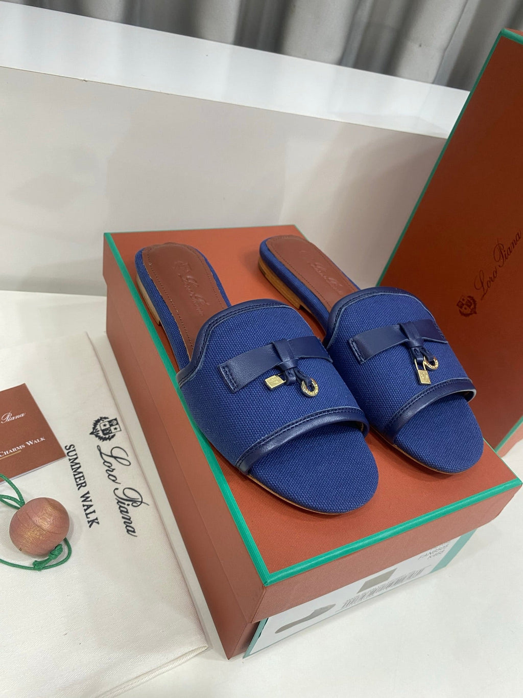 LP 26S SLIDES IN NAVY BLUE CANVAS AND CALFSKIN