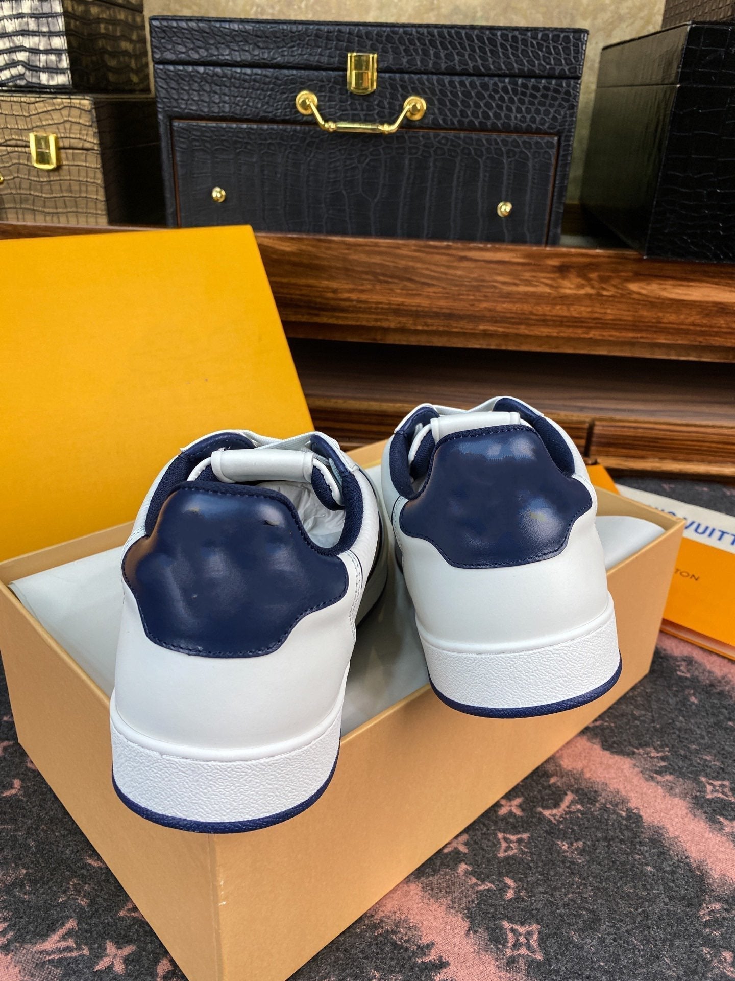 LV RIVOLI FAT SNEAKER WHITE BLUE