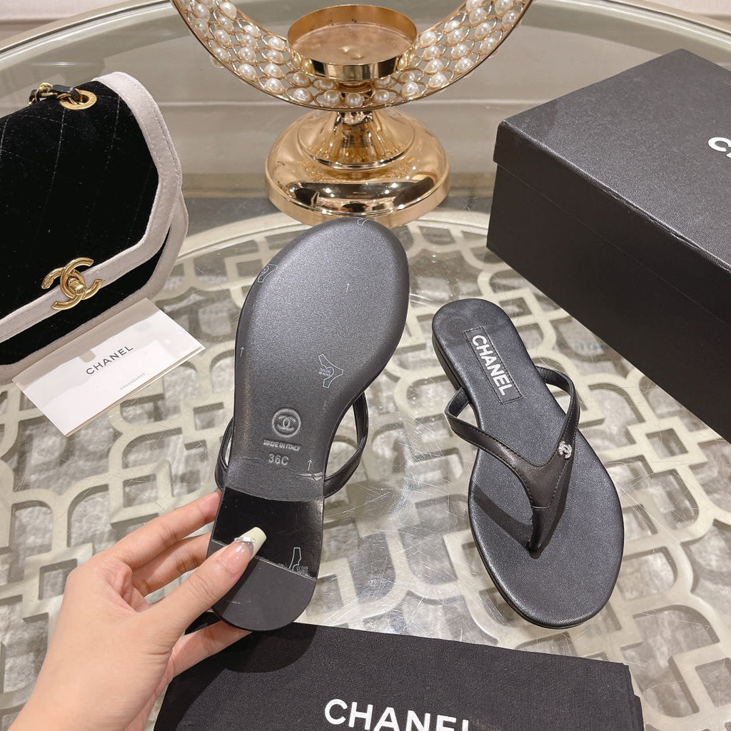 Double CC Flip Flop Thongs Black Sheepskin