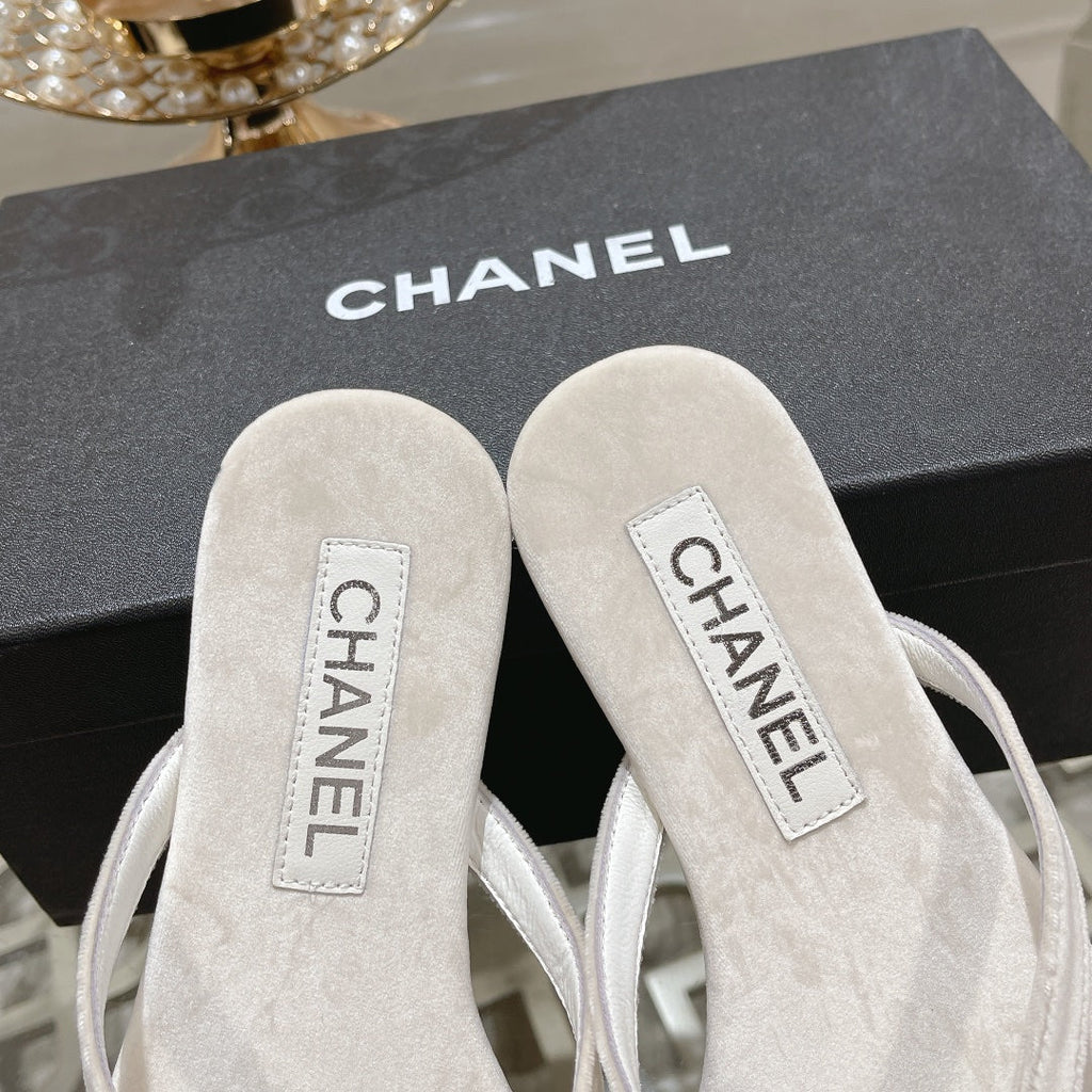 Double CC Flip Flop Thongs White Sheepskin