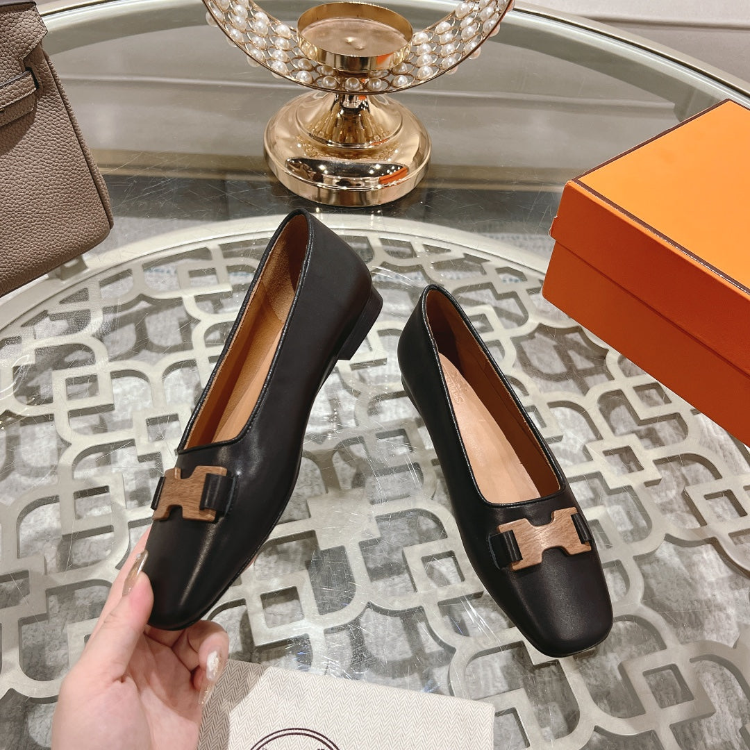 H - BUCKLE BALLET BLACK CALFSKIN