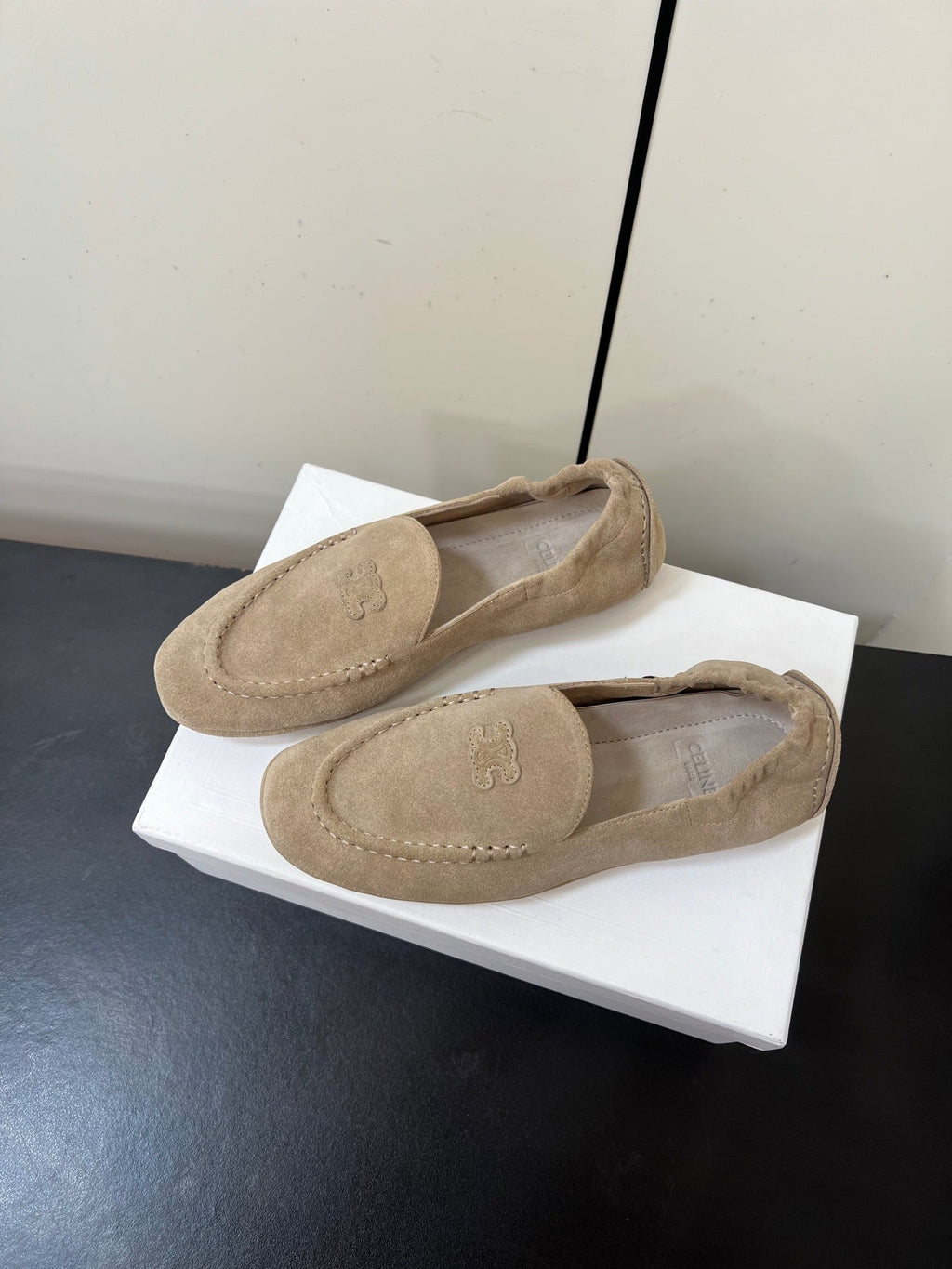 CELINE 26S MAILLON TRIOMPHE LOAFER IN BEIGE SUEDE