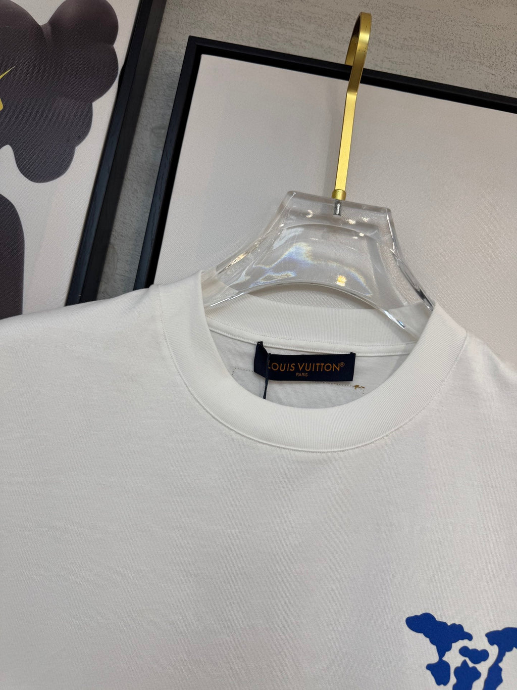 LV WHITE COTTON T-SHIRT BLUE STYLIZED LOGO 238917