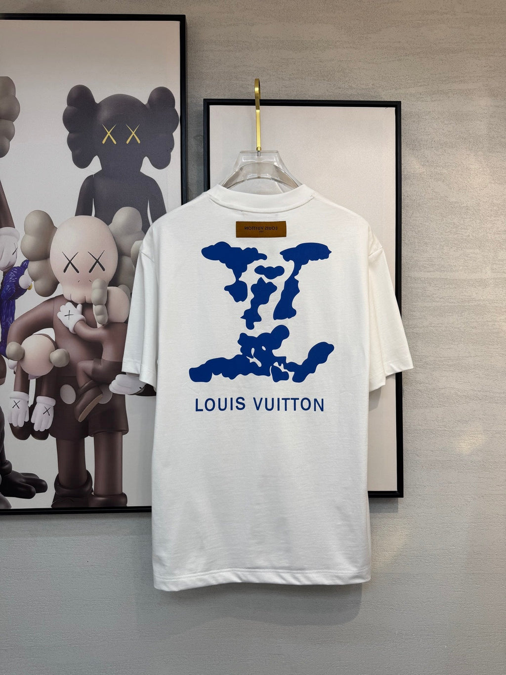 LV WHITE COTTON T-SHIRT BLUE STYLIZED LOGO 238917