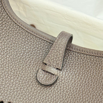HM 26S EVELYNE BAG 23CM IN DARK BROWN GRAINED CALFSKIN