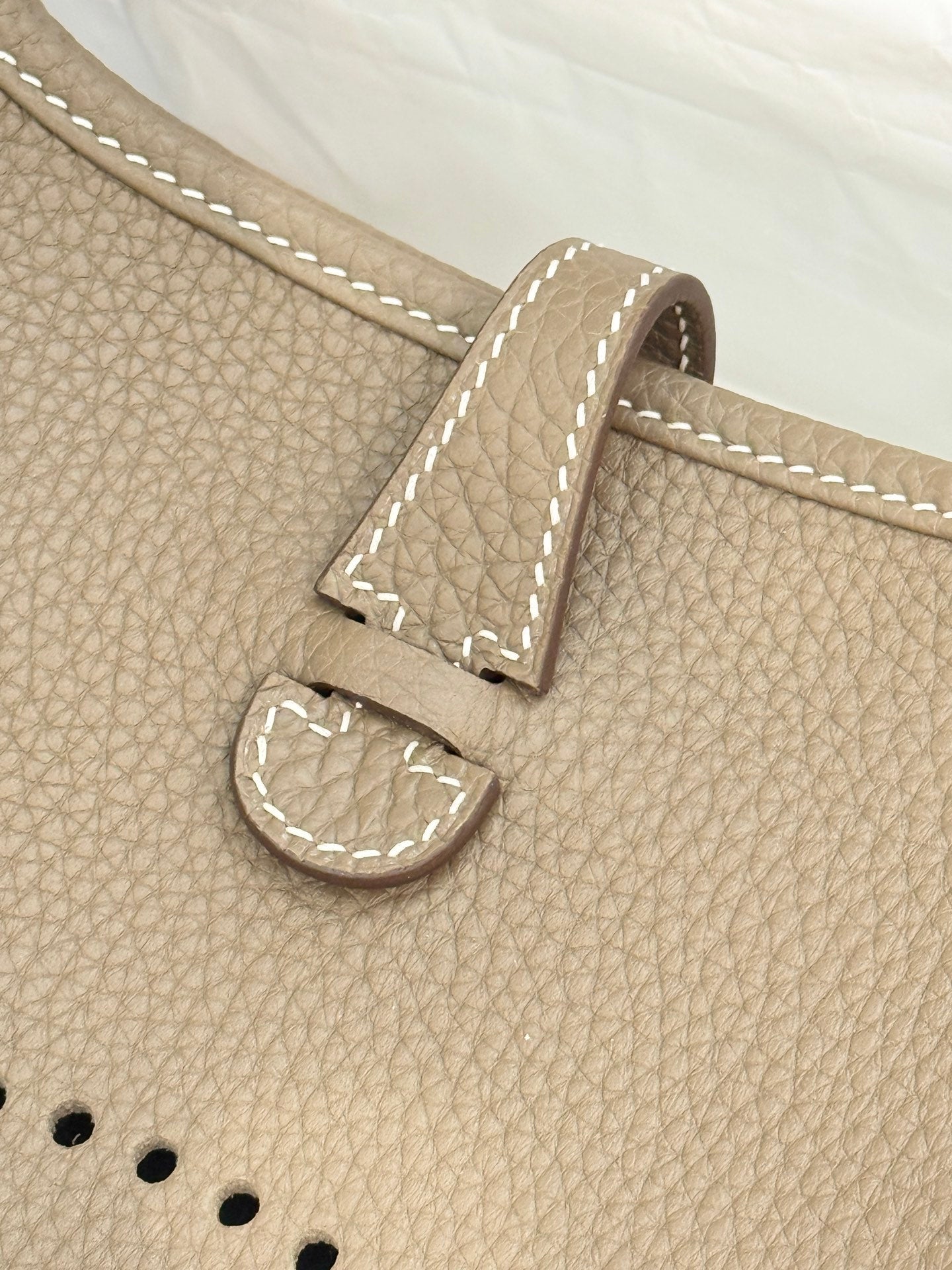 HM 26S EVELYNE BAG 23CM IN LIGHT BROWN GRAINED CALFSKIN