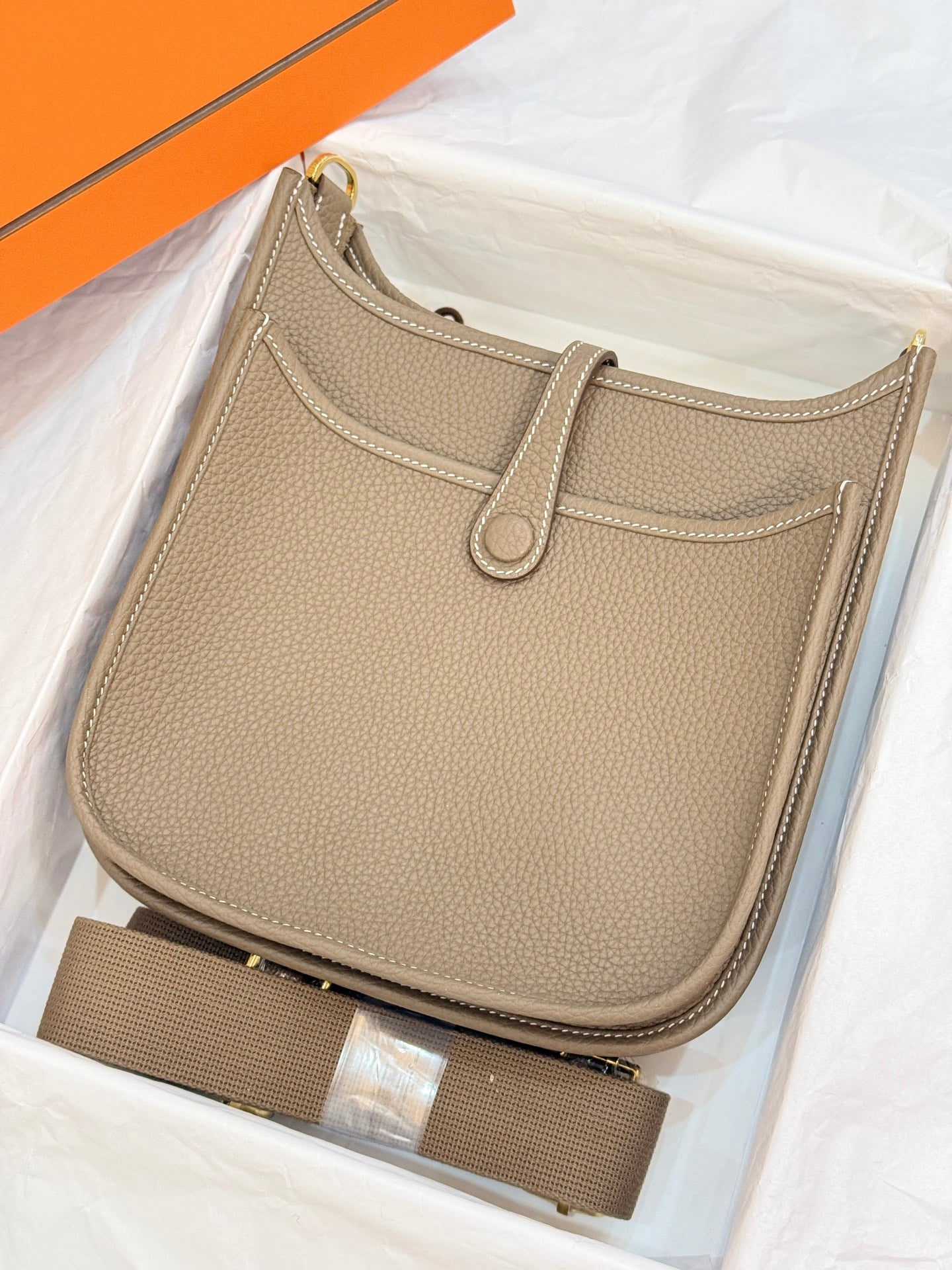 HM 26S EVELYNE BAG 23MM IN LIGHT BROWN GRAINED CALFSKIN