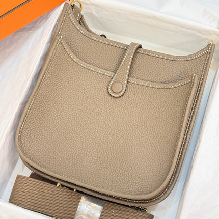 HM 26S EVELYNE BAG 23CM IN LIGHT BROWN GRAINED CALFSKIN
