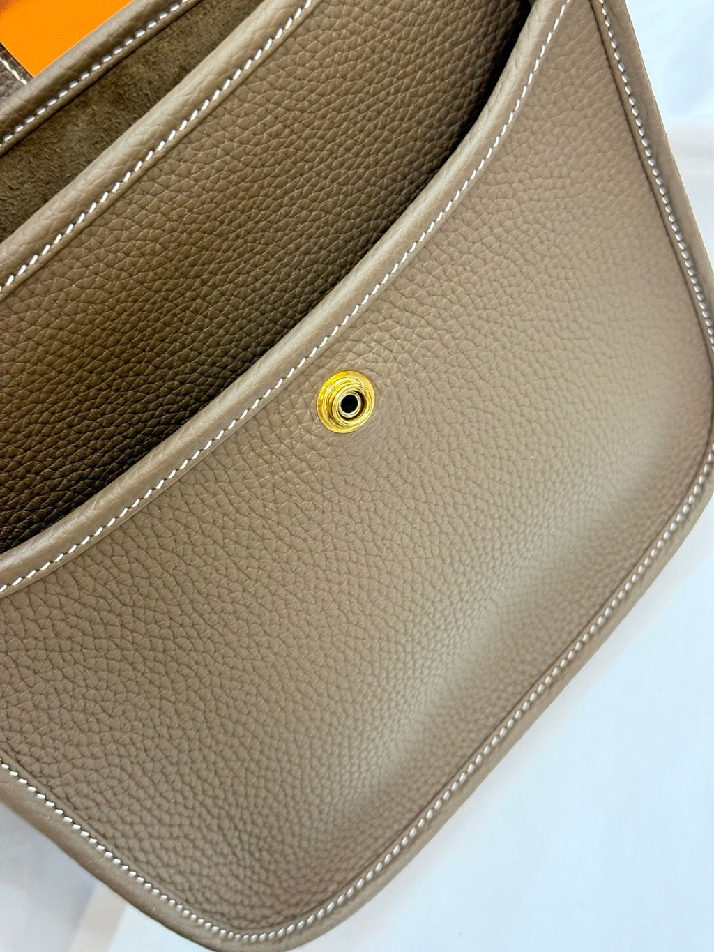 HM 26S EVELYNE BAG 23CM IN LIGHT BROWN GRAINED CALFSKIN