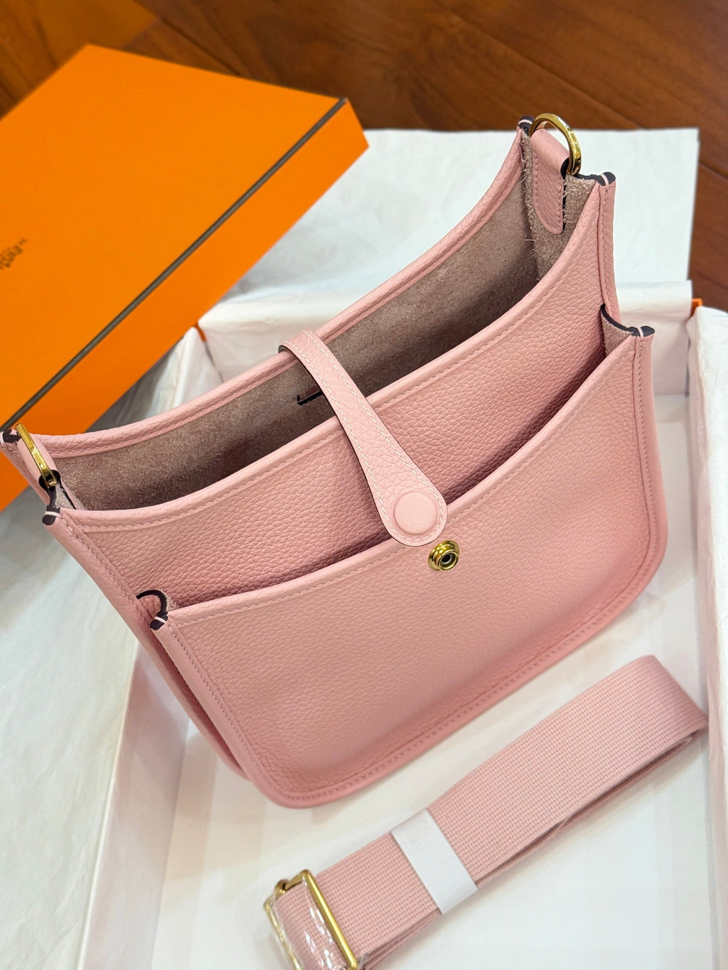 HM 26S EVELYNE BAG 23MM IN PINK GRAINED CALFSKIN