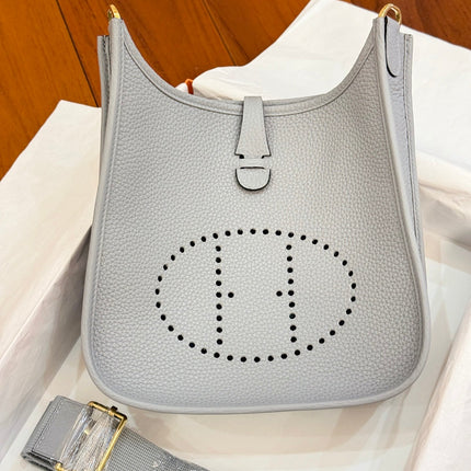 HM 26S EVELYNE BAG 23MM IN LIGHT GRAY GRAINED CALFSKIN