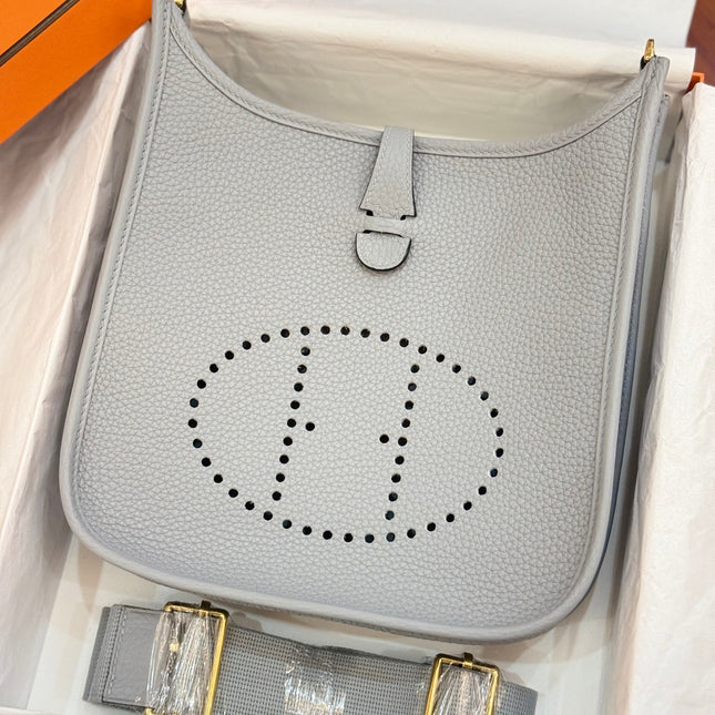 HM 26S EVELYNE BAG 23CM IN LIGHT GRAY GRAINED CALFSKIN