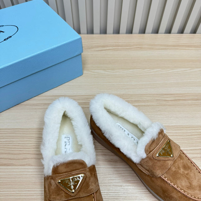 PRA SUEDE LOAFER IN TAN BROWN WITH SHEARLING LINING