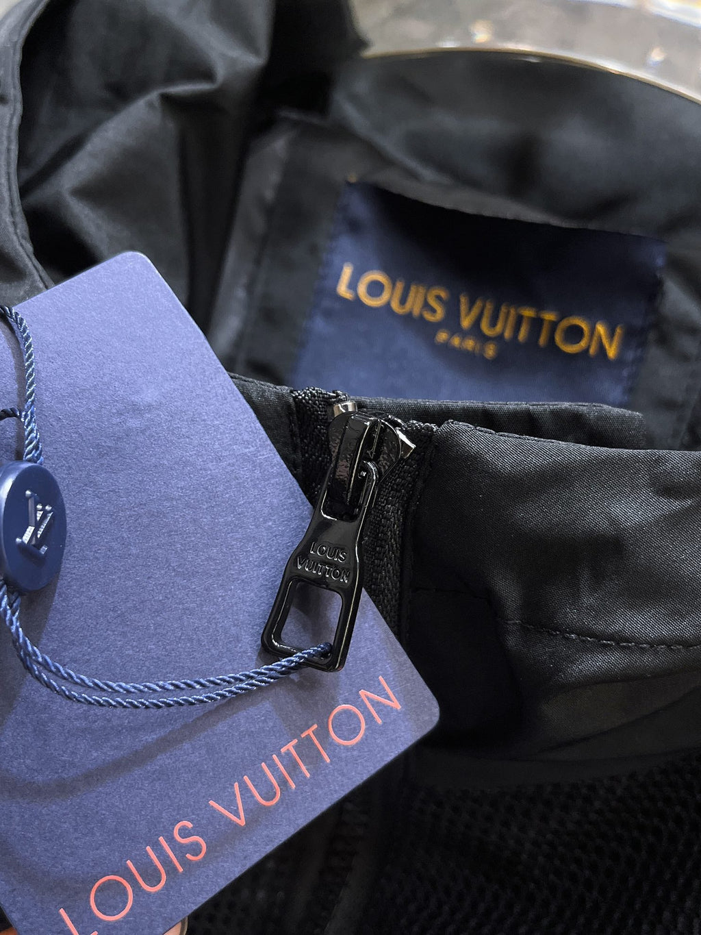 LV BLACK JACKET 239561
