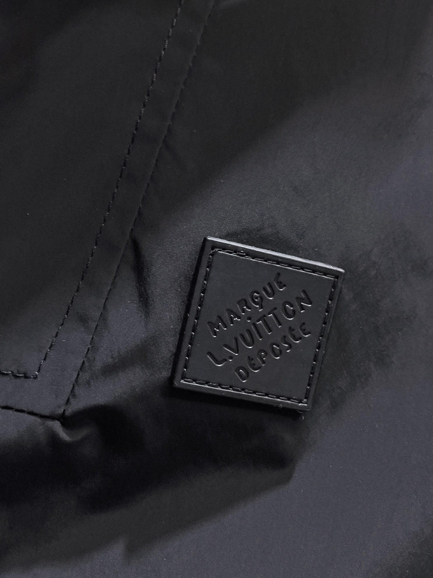 LV BLACK DAMIER JACKET 239564