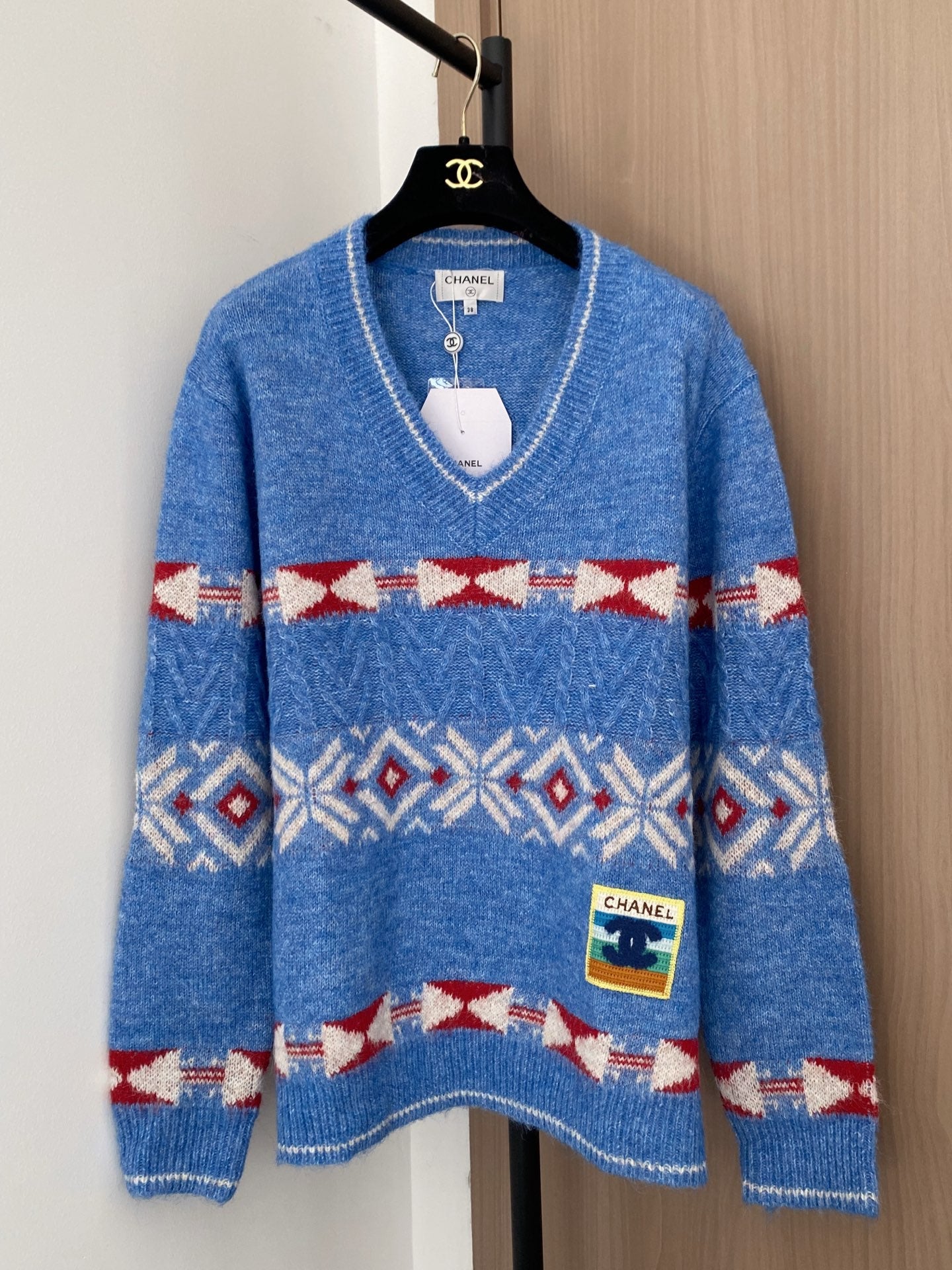 CHANEL 26S V-NECK SWEATER 854