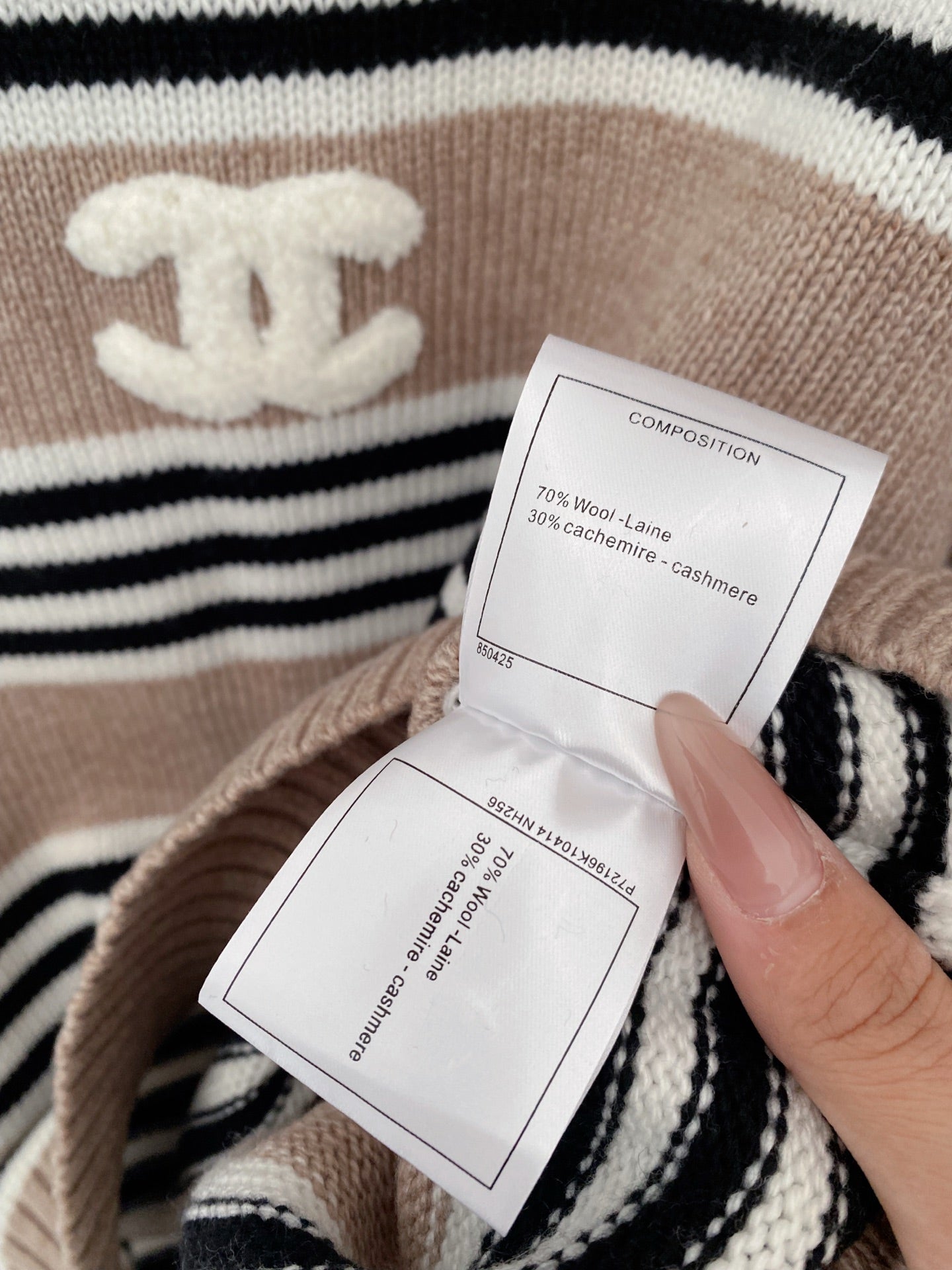 CHANEL 26S CREW NECK SWEATER 856
