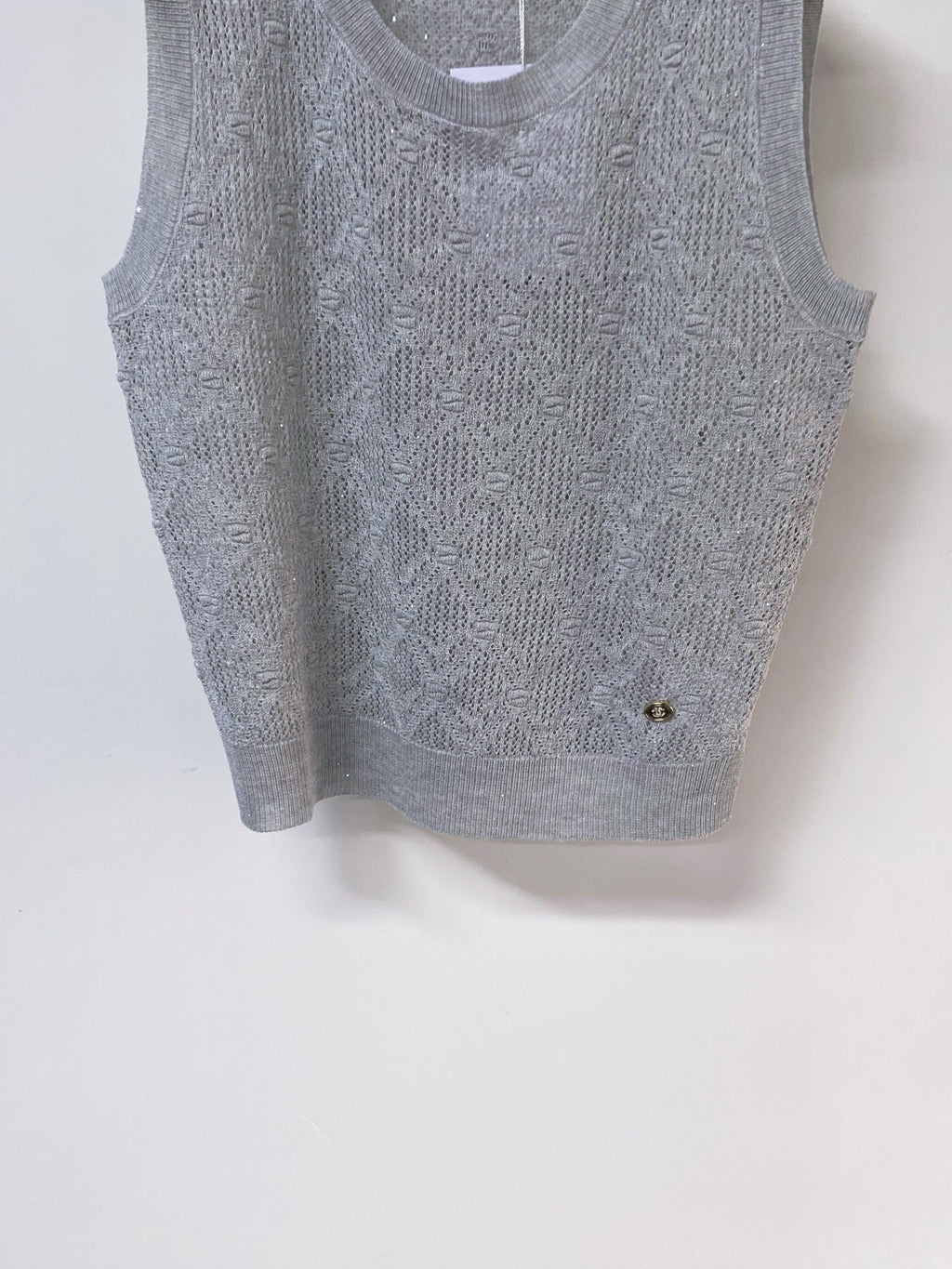 CHANEL 26S SLEEVELESS SWEATER STYLE 1047