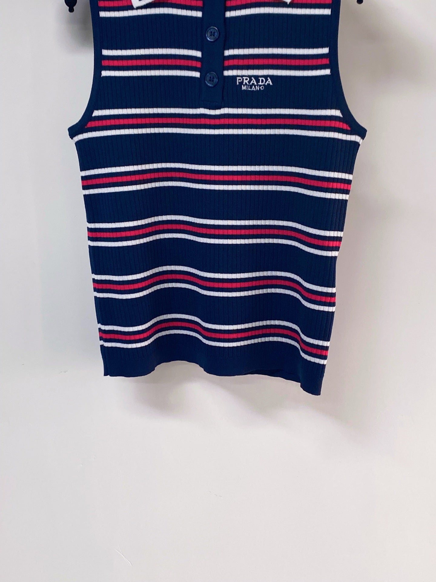 PRADA 26S SLEEVELESS POLO SHIRT STYLE 890