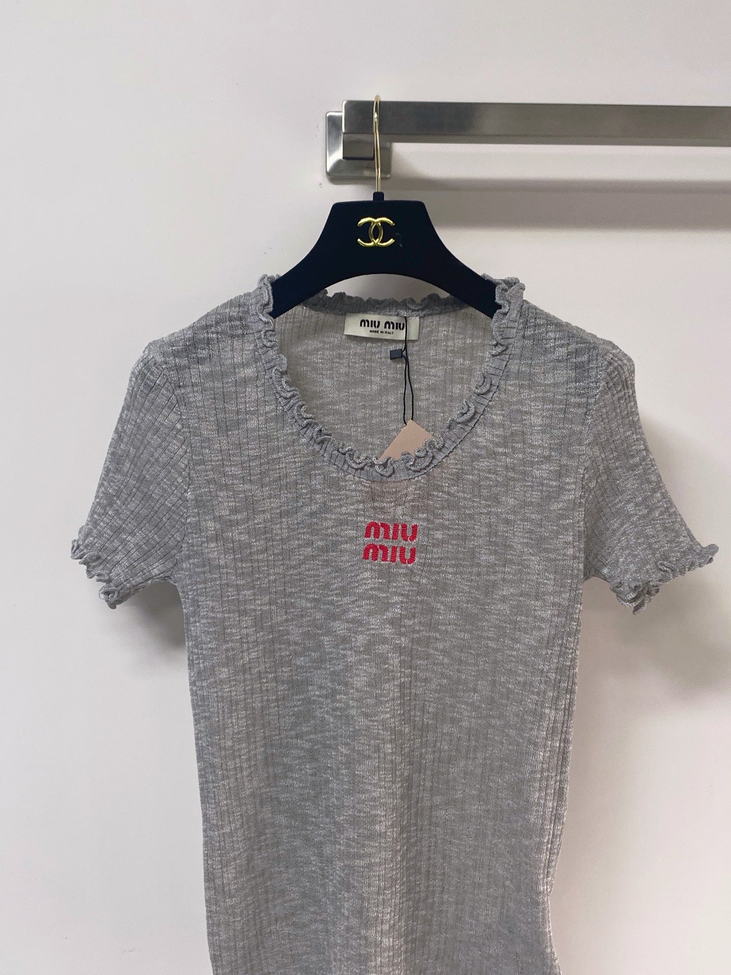 MIUMIU 26S SHORT-SLEEVED SWEATER STYLE 1136