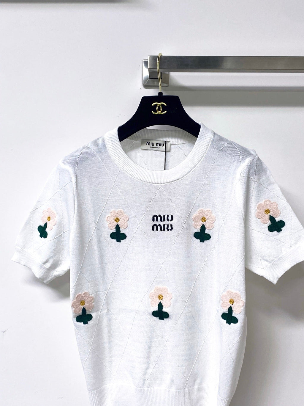 MIUMIU 26S SHORT-SLEEVED SWEATER STYLE 1049