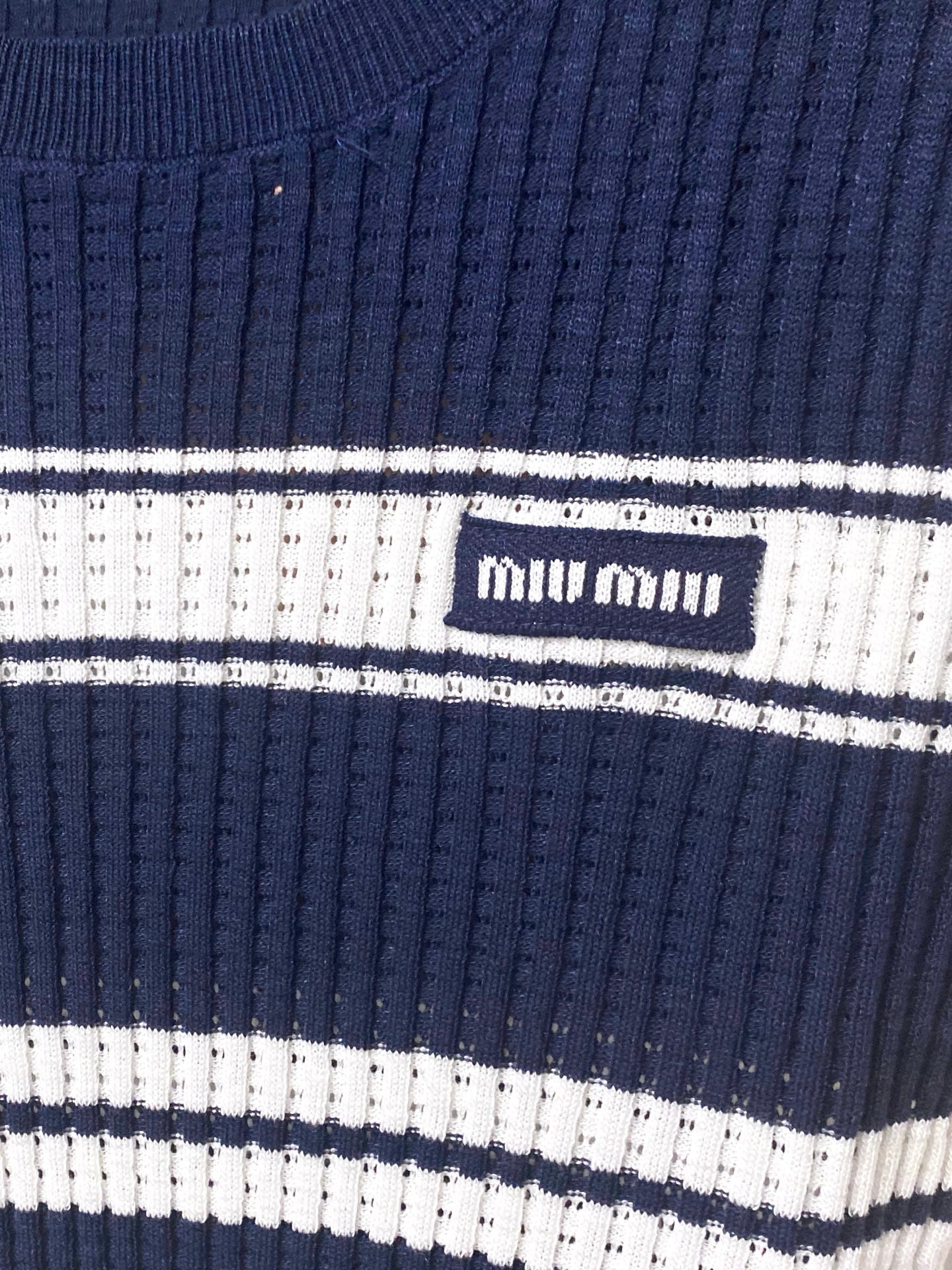 MIUMIU 26S SHORT-SLEEVED SWEATER STYLE 1058