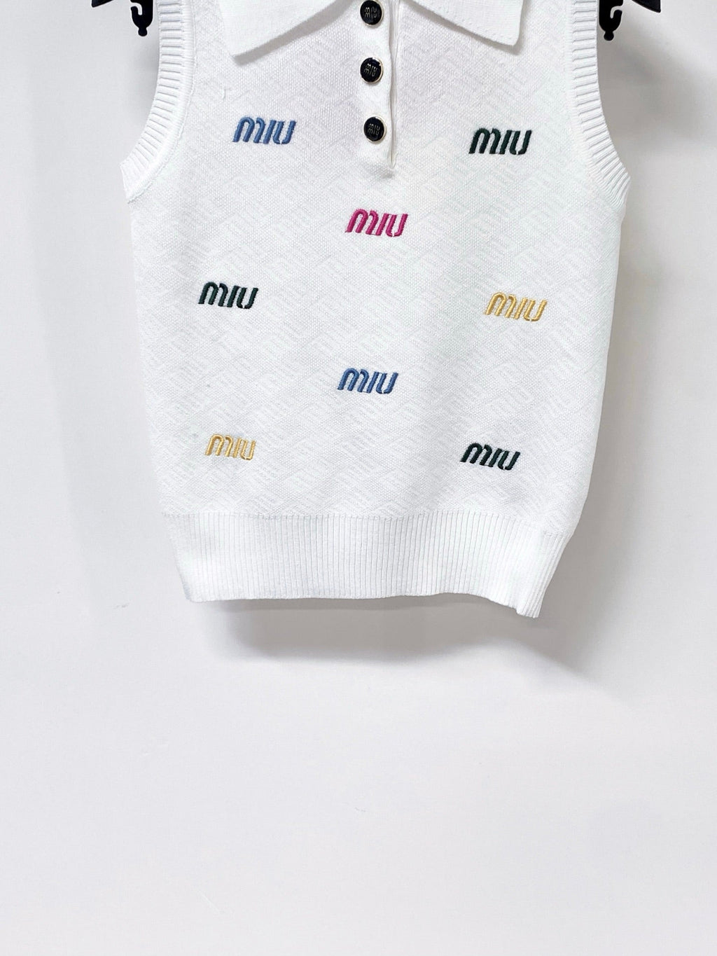 MIUMIU 26S SLEEVELESS KNIT POLO TOP 1236