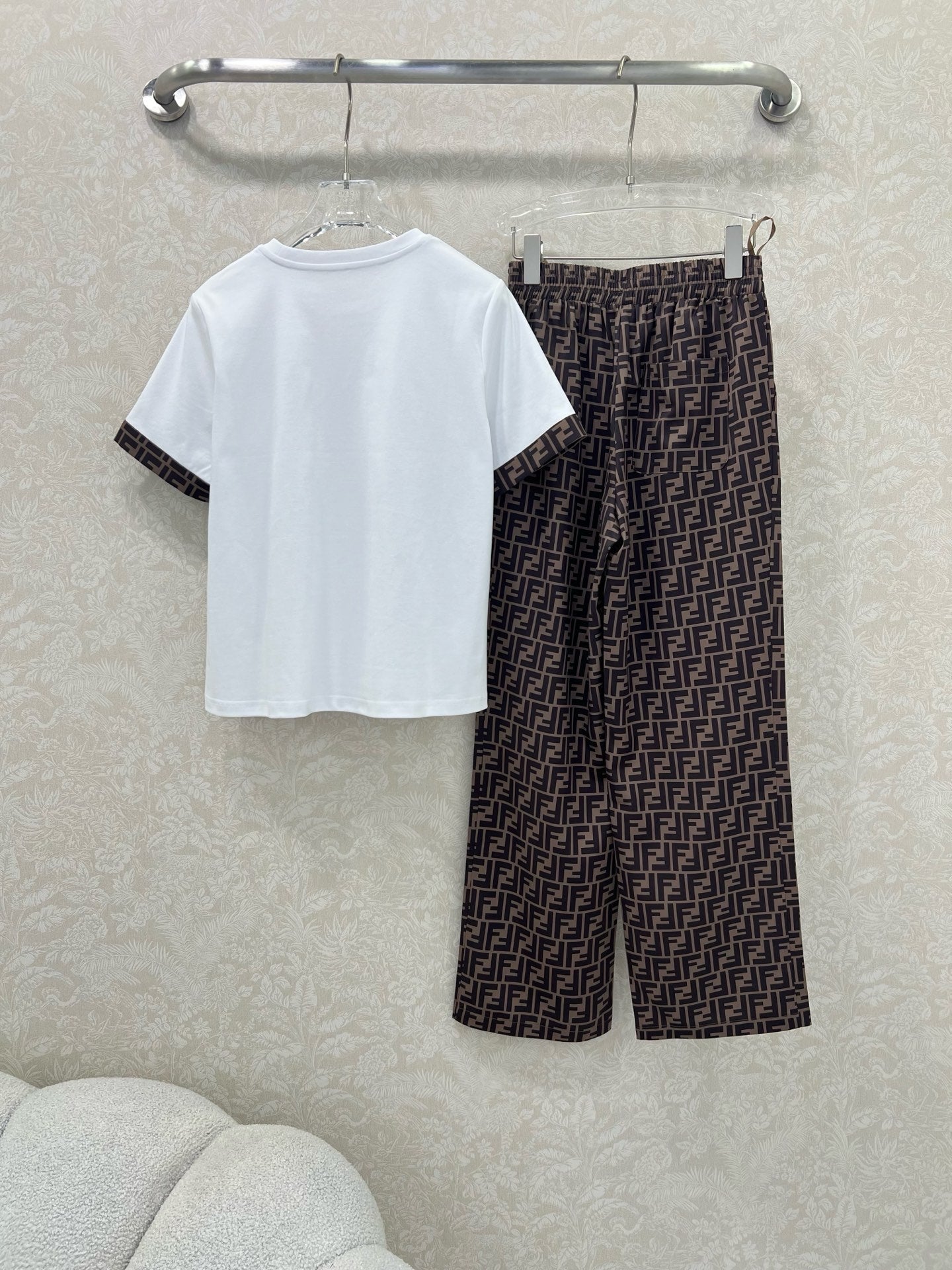 FENDI SHORT-SLEEVE T‑SHIRT AND LONG PANTS SET 275185