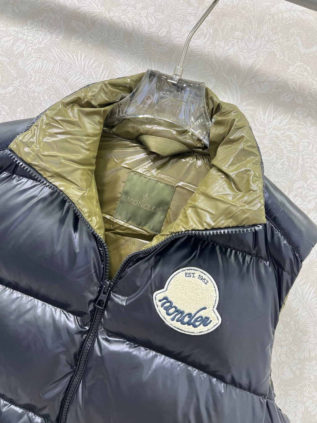 MONCLER 25S DOWN VEST 299324